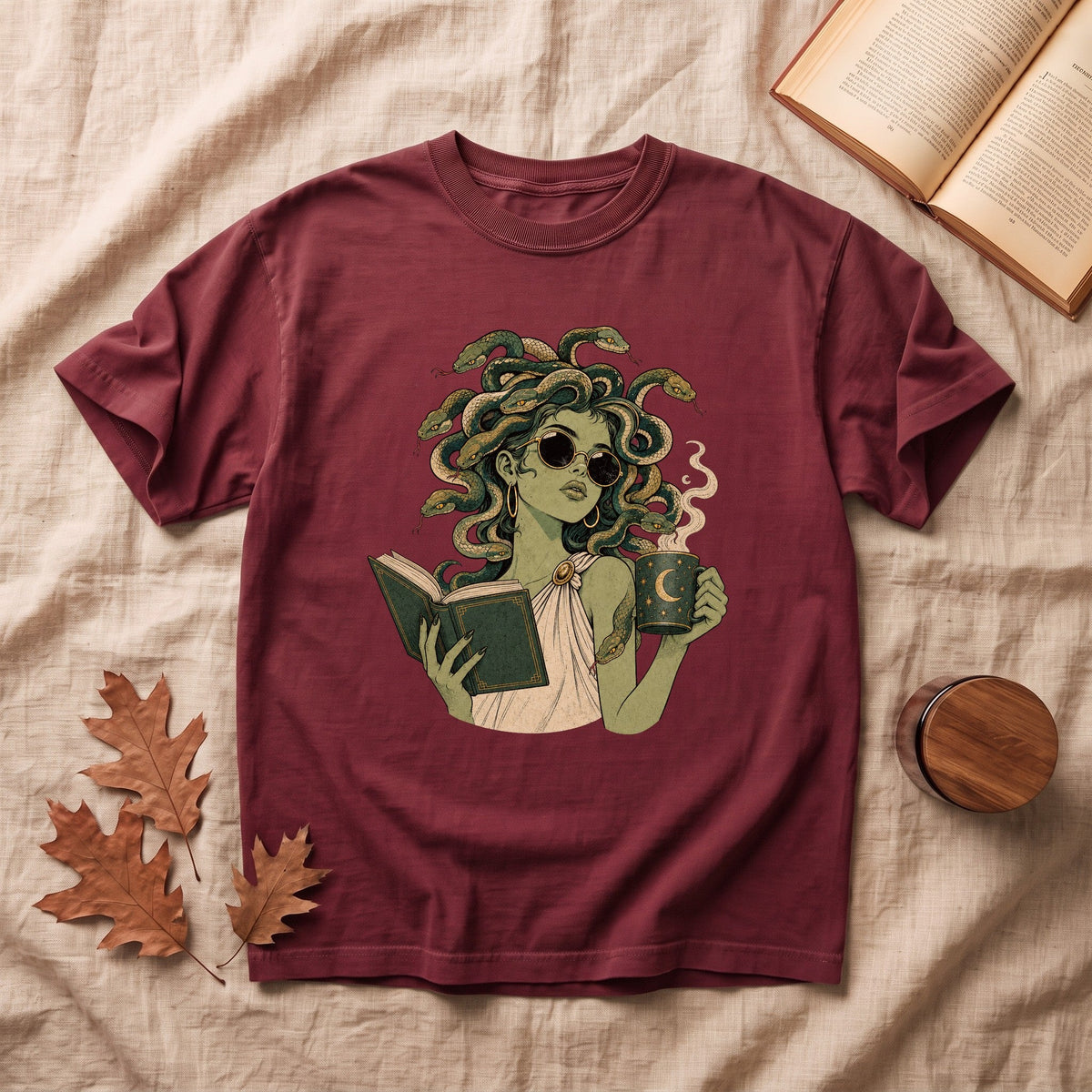 Medusa Reading Halloween T-shirt - Crimson