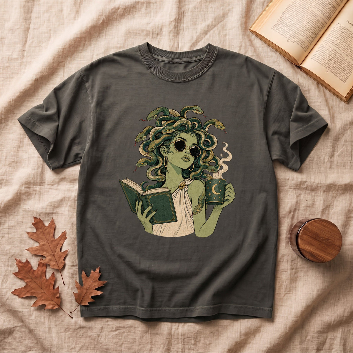 Medusa Reading Halloween T-shirt - Pepper
